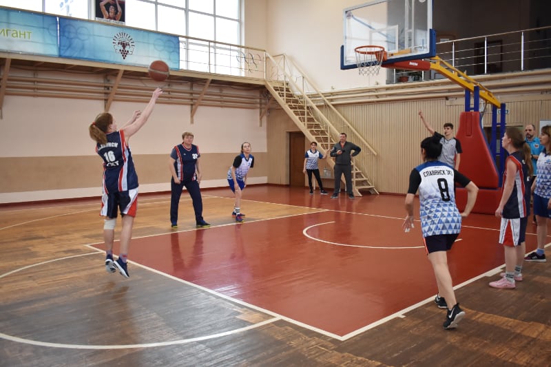 В СШ «Триумф» прошли соревнования по баскетболу 