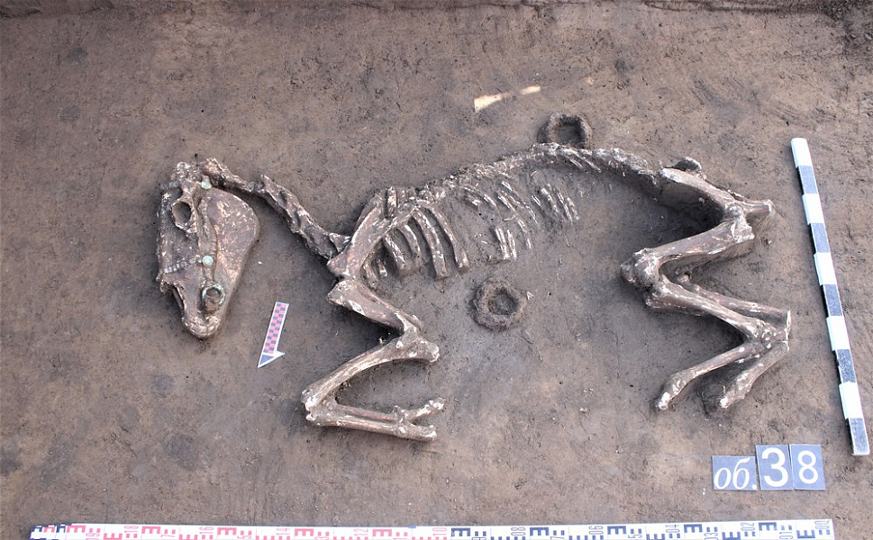 В Славянском районе обнаружили погребальные урны XI-XII веков